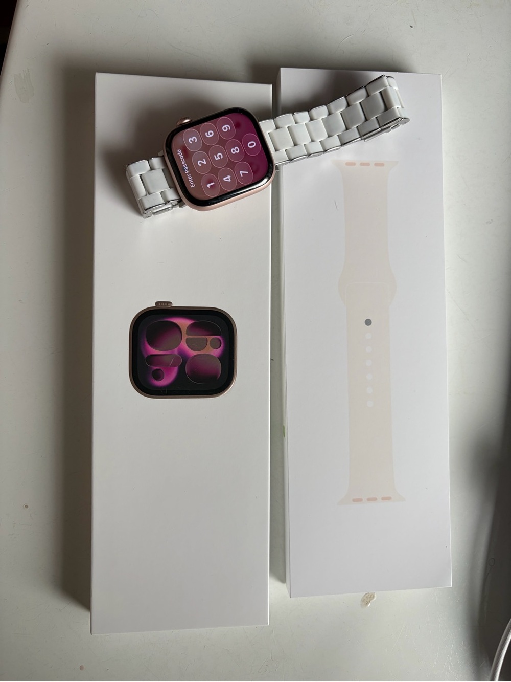 Apple Watch Rose Gold Case with White Ceramic Link Band